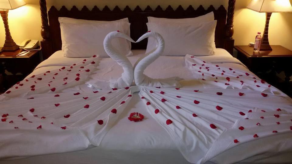 Malhar Palace Hotel เชอร์ดี ภายนอก รูปภาพ