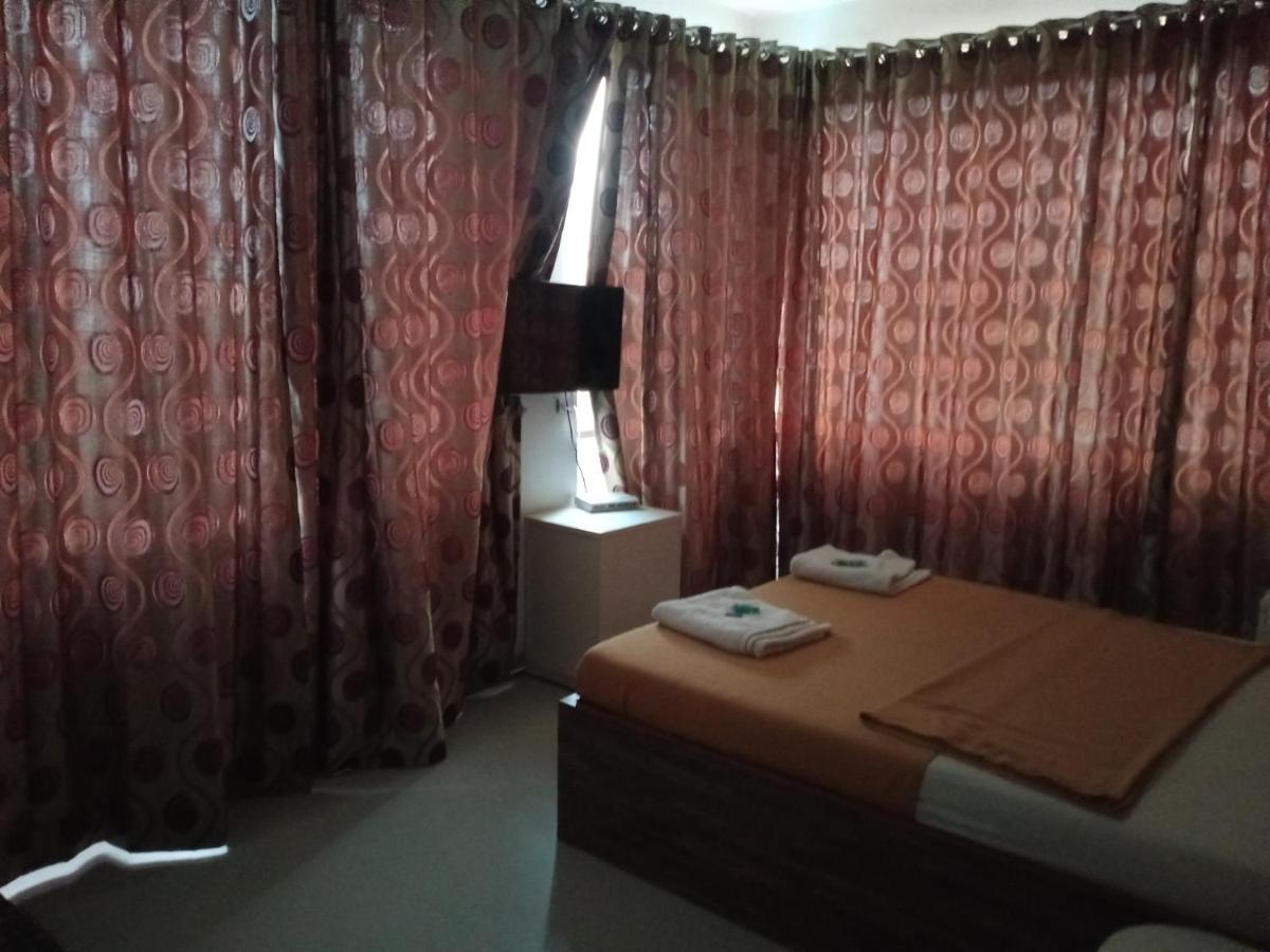 Malhar Palace Hotel เชอร์ดี ภายนอก รูปภาพ