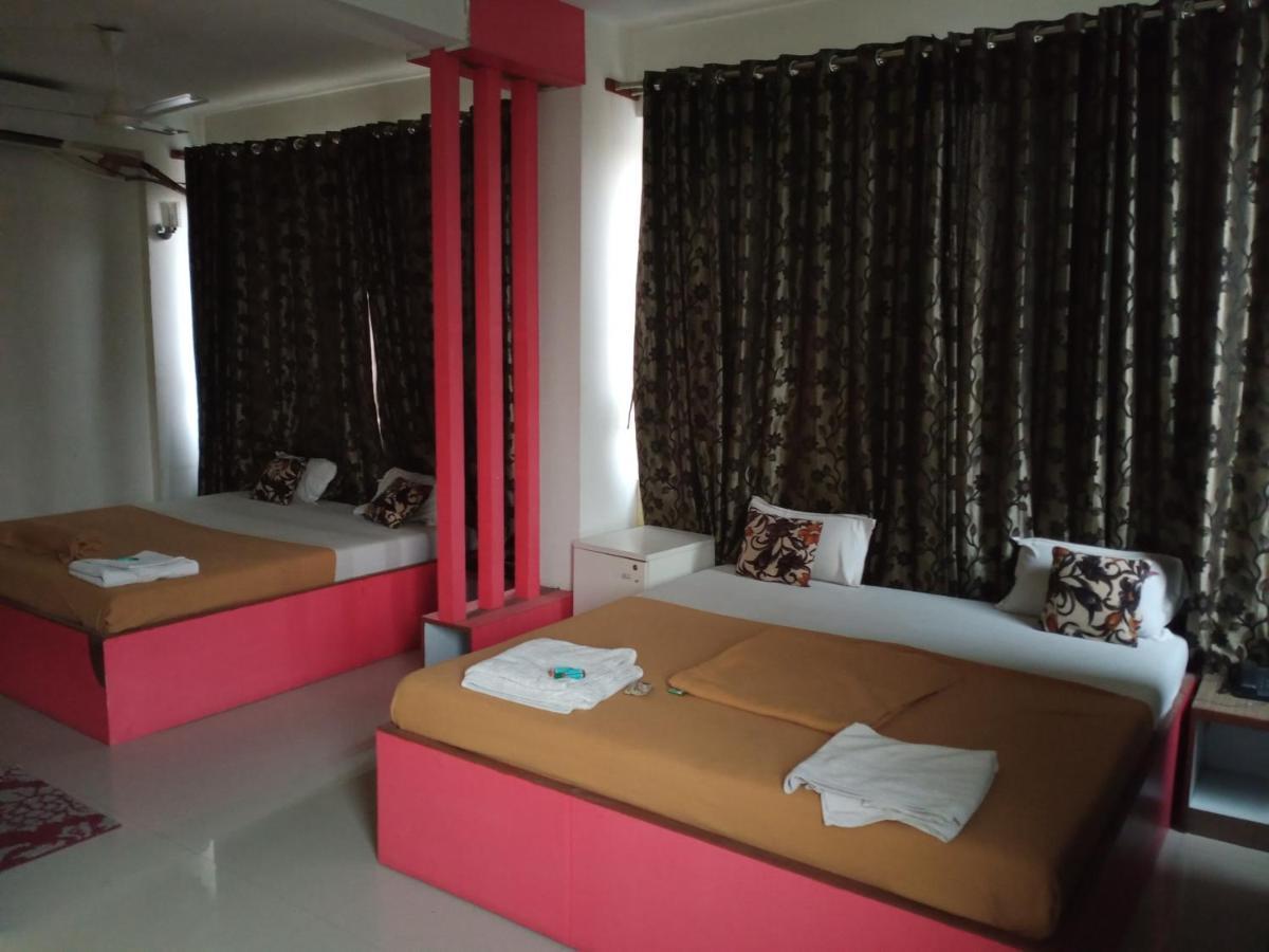 Malhar Palace Hotel เชอร์ดี ภายนอก รูปภาพ