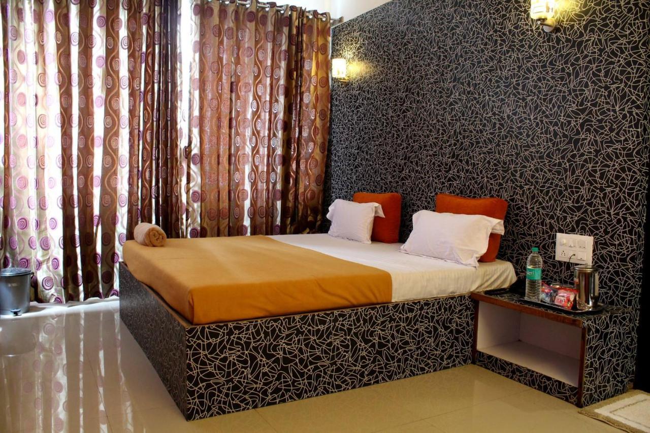 Malhar Palace Hotel เชอร์ดี ภายนอก รูปภาพ